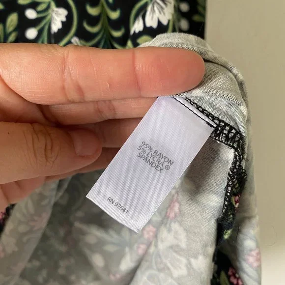 J Jill Womens Shirt Floral Boatneck Size PS Black Spring Casual Flower Blouse - Picture 12 of 13